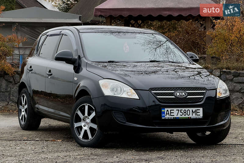 Хэтчбек Kia Ceed 2008 в Днепре