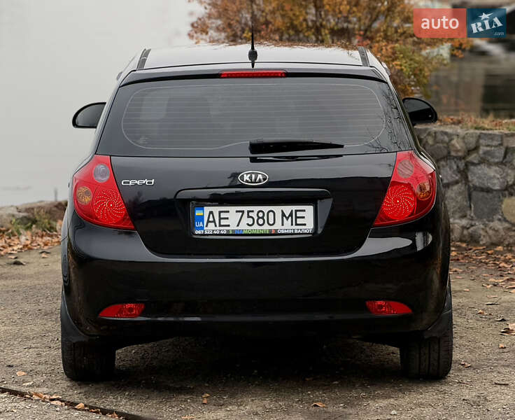 Хэтчбек Kia Ceed 2008 в Днепре