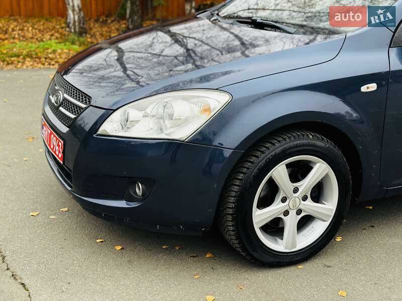 Универсал Kia Ceed 2008 в Здолбунове фото 17 Универсал Kia Ceed 2008 в Здолбунове