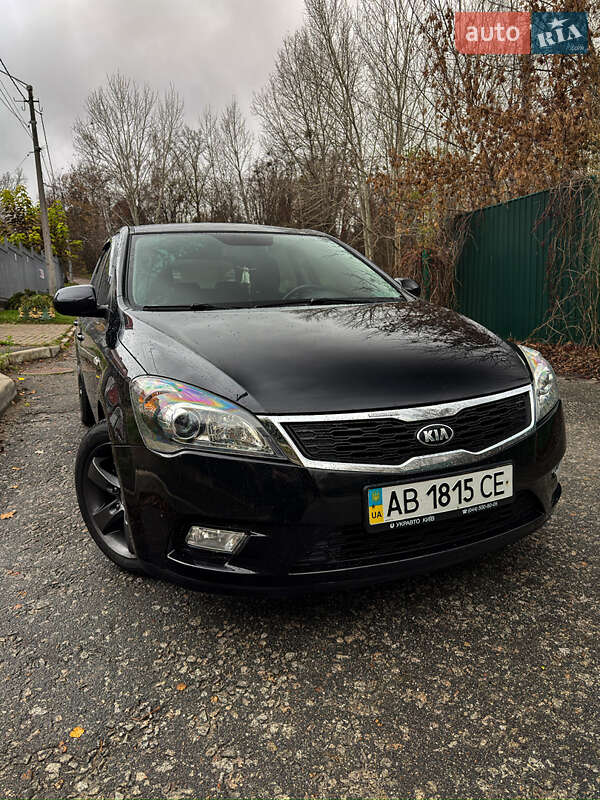 Хетчбек Kia Ceed 2009 в Києві фото 7 Хетчбек Kia Ceed 2009 в Києві