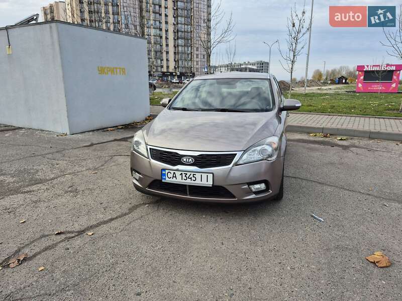 Хэтчбек Kia Ceed 2010 в Черкассах