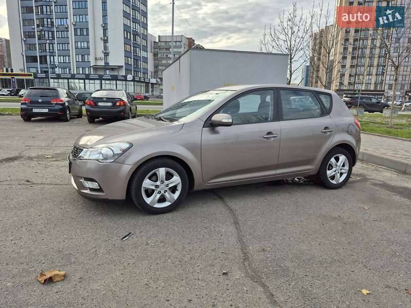 Хэтчбек Kia Ceed 2010 в Черкассах
