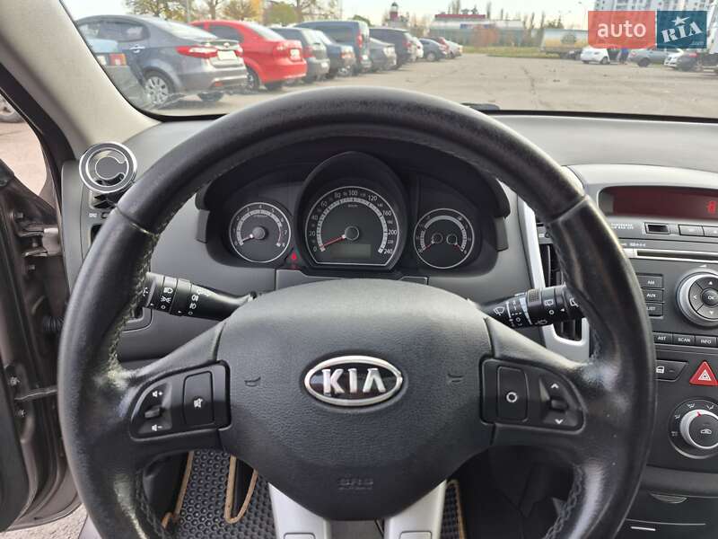 Хэтчбек Kia Ceed 2010 в Черкассах
