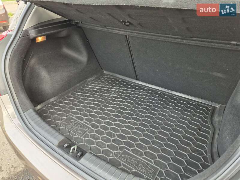 Хэтчбек Kia Ceed 2010 в Черкассах