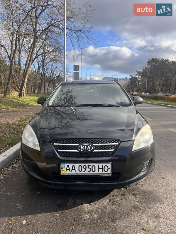 Хетчбек Kia Ceed 2008 в Києві фото 6 Хетчбек Kia Ceed 2008 в Києві
