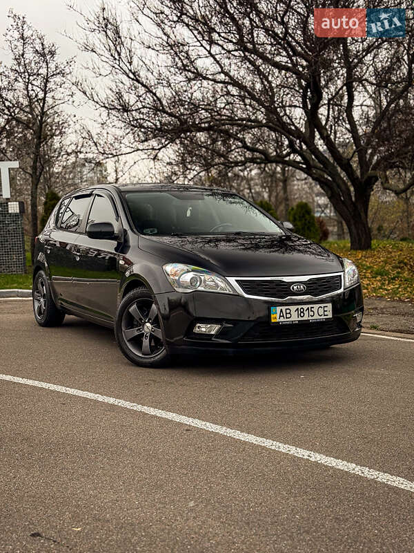 Хетчбек Kia Ceed 2009 в Києві фото 5 Хетчбек Kia Ceed 2009 в Києві