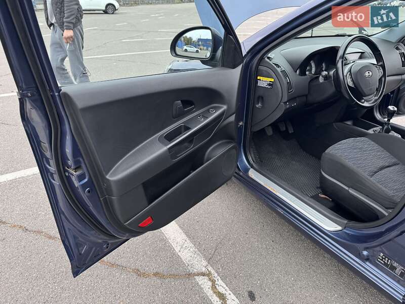 Хетчбек Kia Ceed 2008 в Дніпрі фото 13 Хетчбек Kia Ceed 2008 в Дніпрі