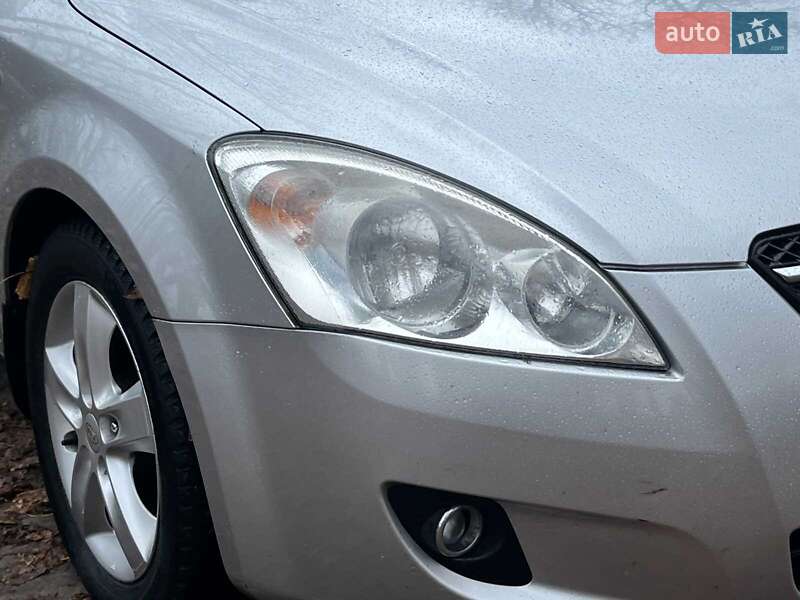 Хэтчбек Kia Ceed 2007 в Киеве