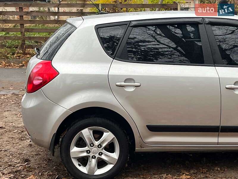 Хэтчбек Kia Ceed 2007 в Киеве