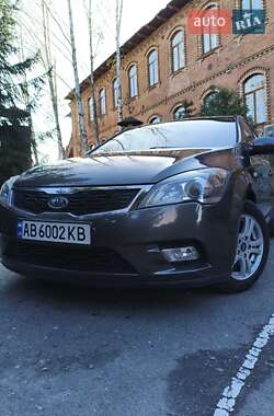 Хэтчбек Kia Ceed 2011 в Гнивани