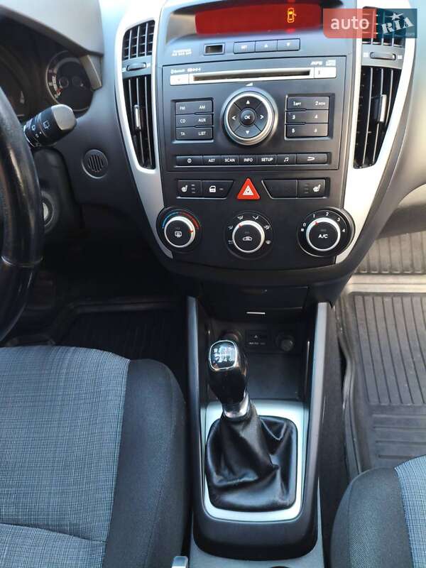 Хэтчбек Kia Ceed 2011 в Гнивани фото 15 Хэтчбек Kia Ceed 2011 в Гнивани