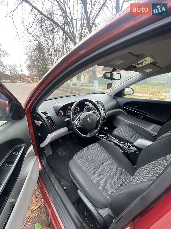 Универсал Kia Ceed 2009 в Ромнах