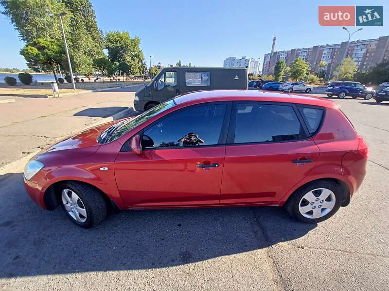 Хэтчбек Kia Ceed 2008 в Черкассах