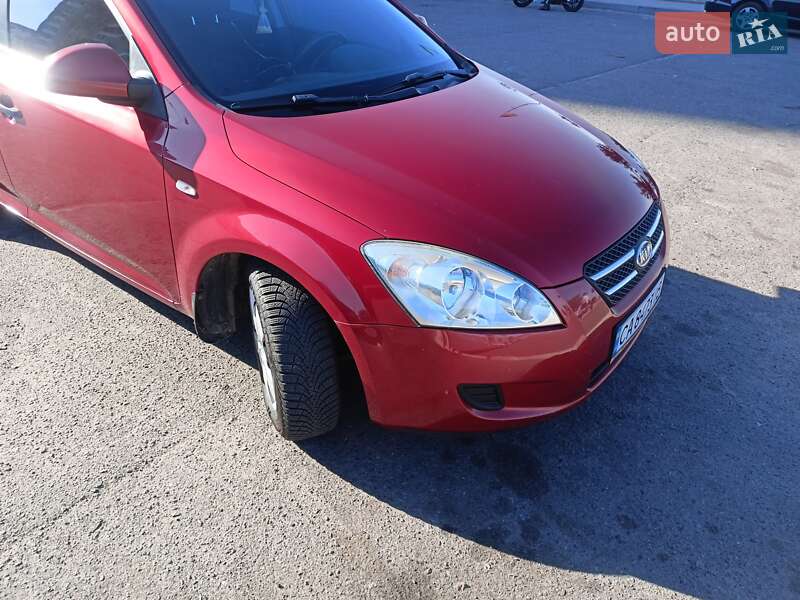 Хэтчбек Kia Ceed 2008 в Черкассах