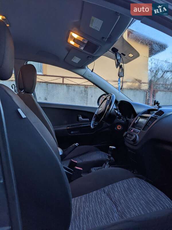 Универсал Kia Ceed 2009 в Бурштыне