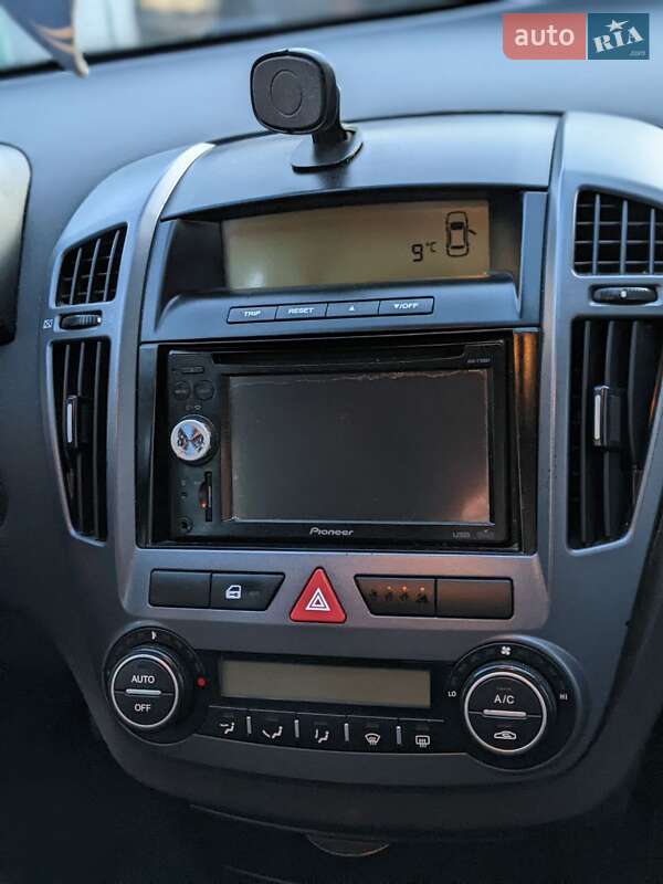 Универсал Kia Ceed 2009 в Бурштыне