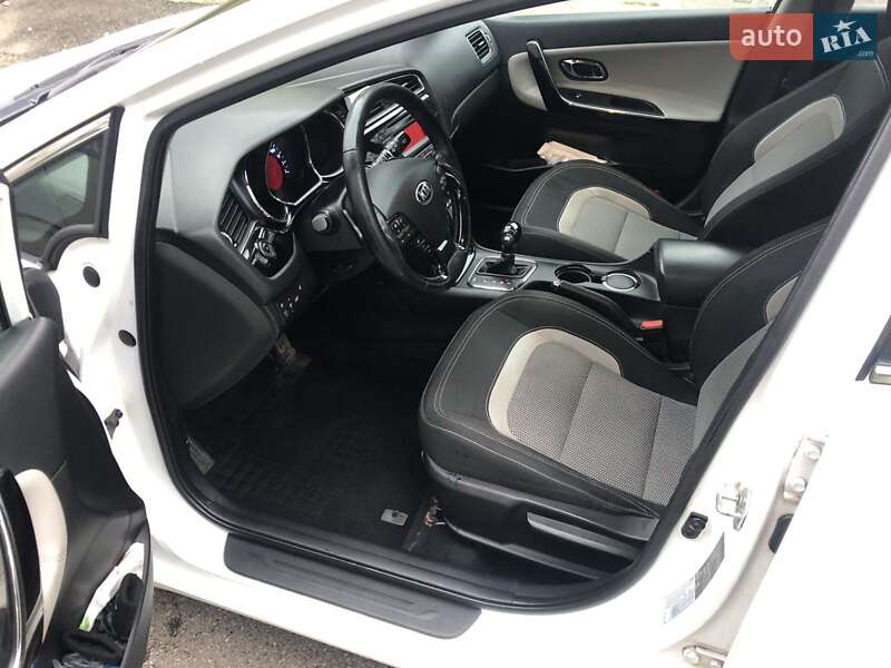 Универсал Kia Ceed 2017 в Вишневом фото 6 Универсал Kia Ceed 2017 в Вишневом