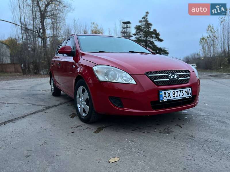 Хэтчбек Kia Ceed 2007 в Змиеве фото 3 Хэтчбек Kia Ceed 2007 в Змиеве