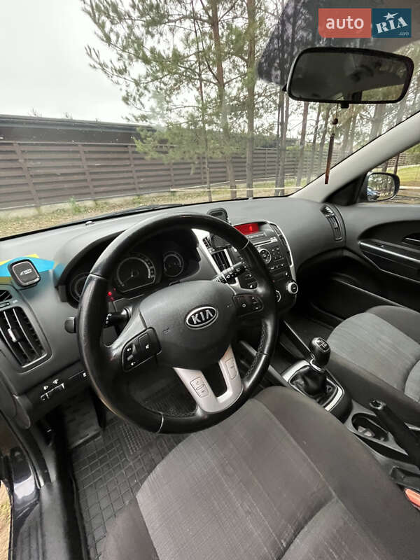 Универсал Kia Ceed 2010 в Киеве фото 13 Универсал Kia Ceed 2010 в Киеве