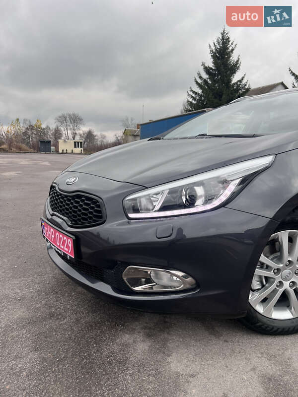 Универсал Kia Ceed 2014 в Ровно