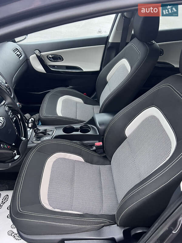 Универсал Kia Ceed 2014 в Ровно