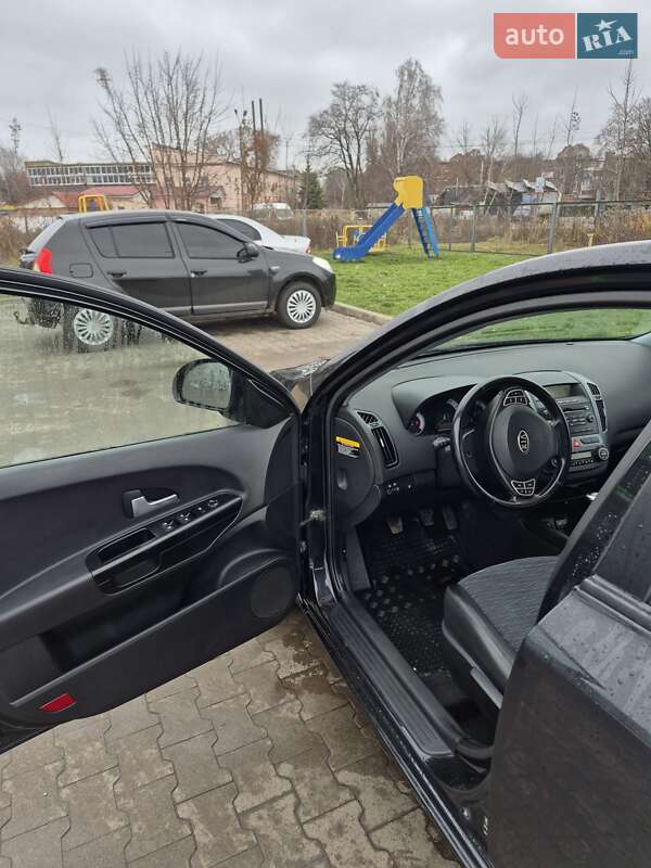 Хэтчбек Kia Ceed 2008 в Конотопе