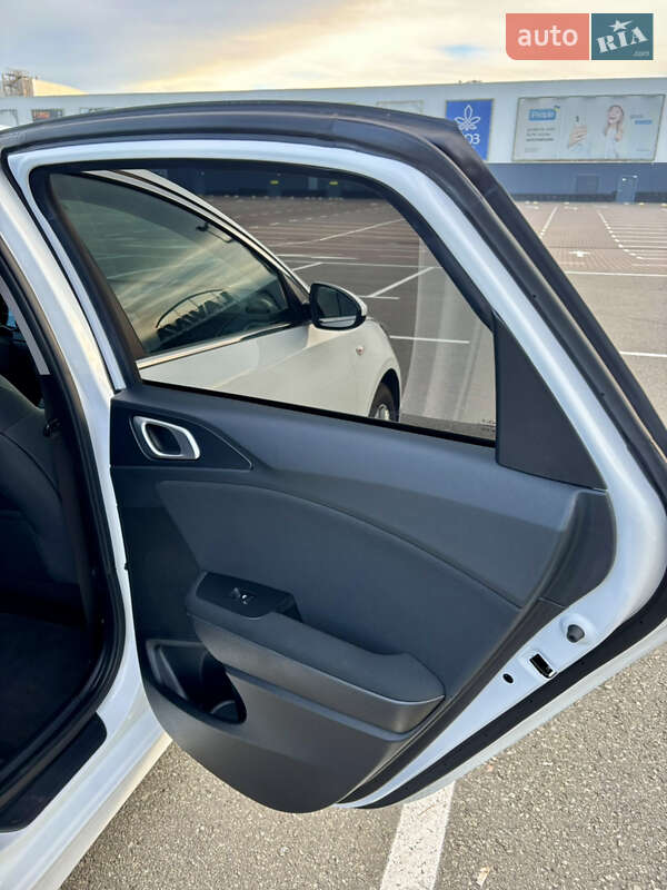 Хетчбек Kia Ceed 2022 в Києві фото 28 Хетчбек Kia Ceed 2022 в Києві
