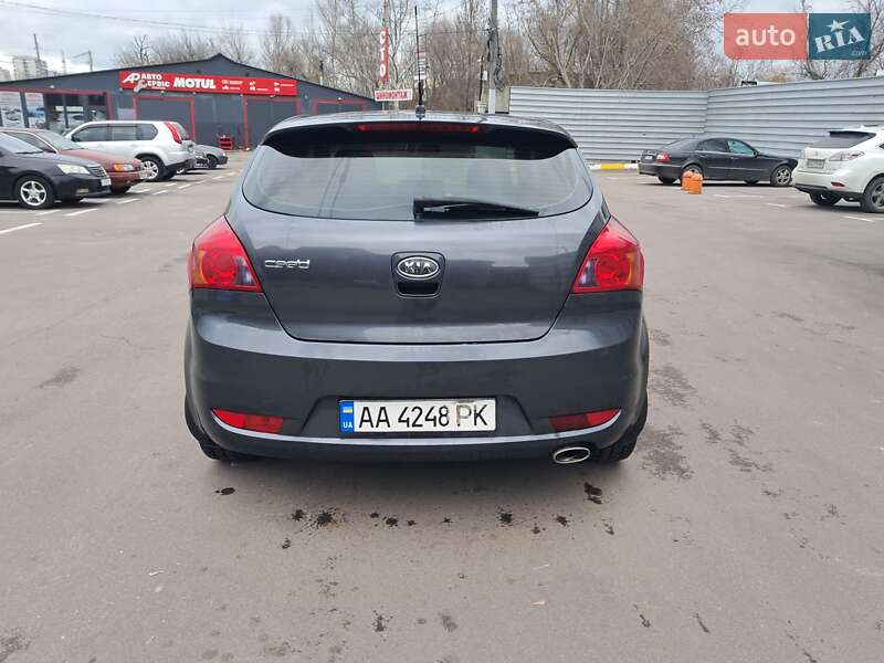 Хэтчбек Kia Ceed 2008 в Ирпене