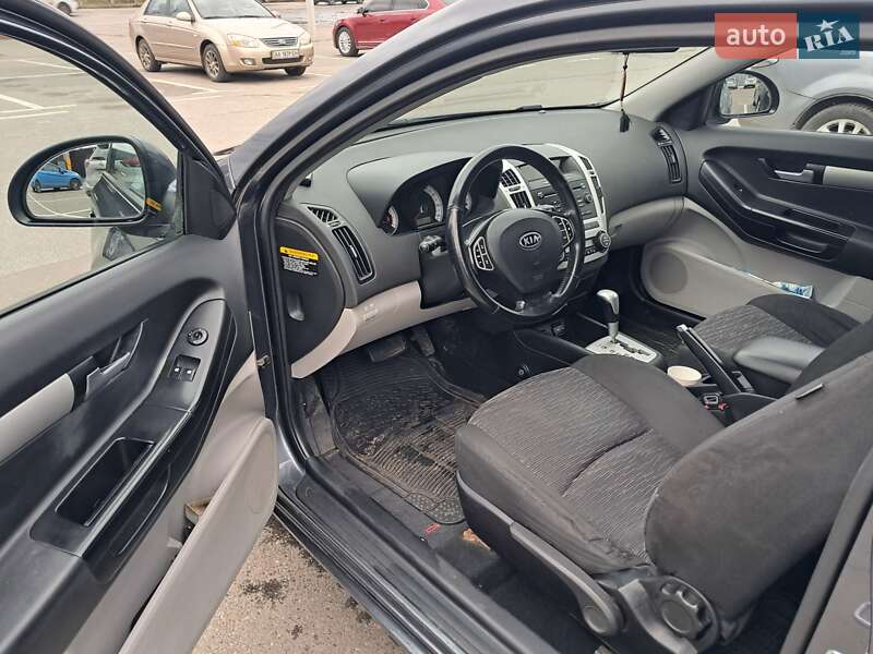 Хэтчбек Kia Ceed 2008 в Ирпене