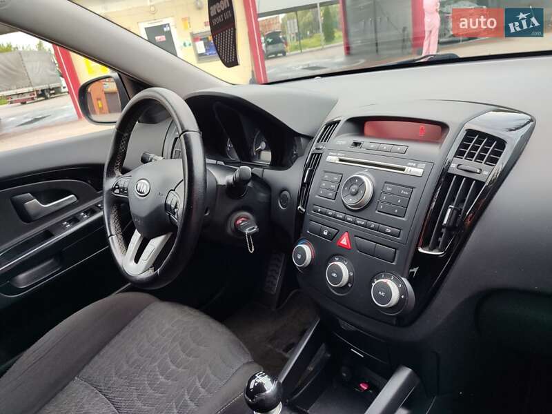 Универсал Kia Ceed 2010 в Раздельной