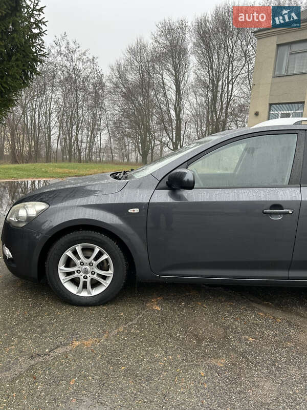 Универсал Kia Ceed 2012 в Золотоноше