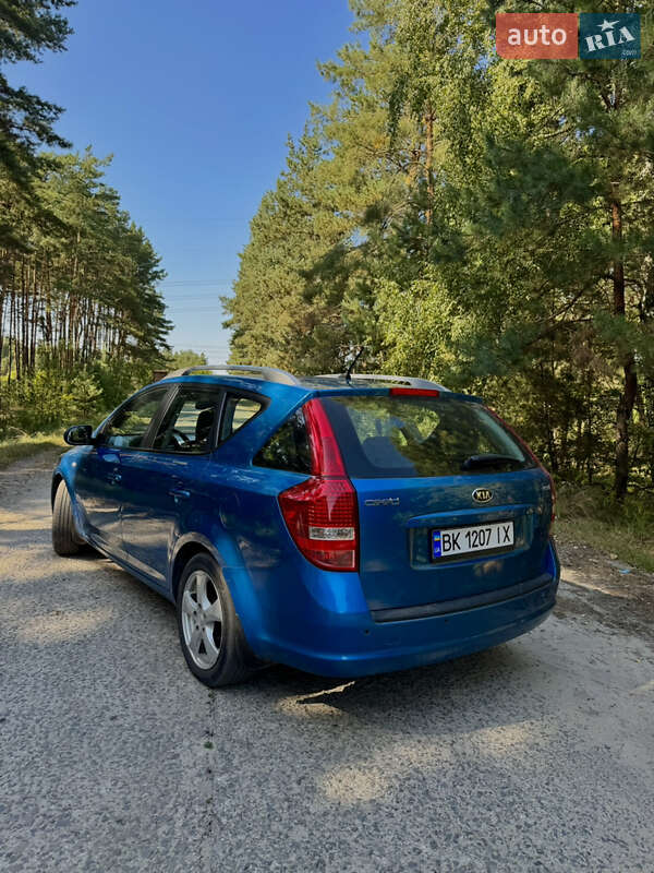 Універсал Kia Ceed 2012 в Острозі