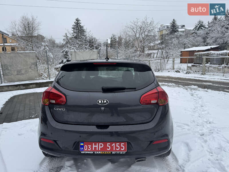 Хэтчбек Kia Ceed 2012 в Львове