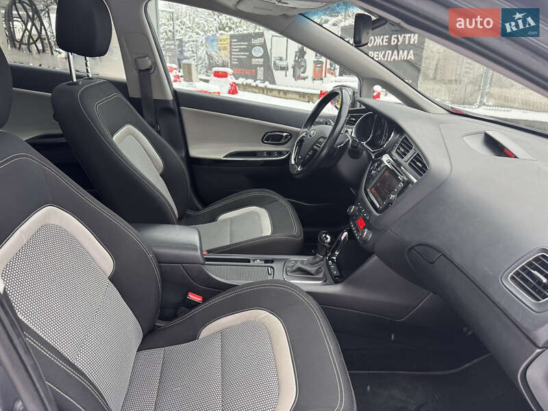 Хэтчбек Kia Ceed 2012 в Львове