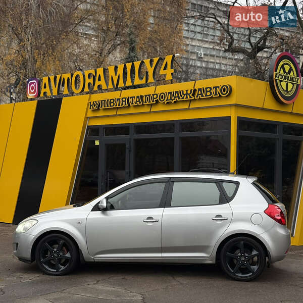Хэтчбек Kia Ceed 2008 в Киеве