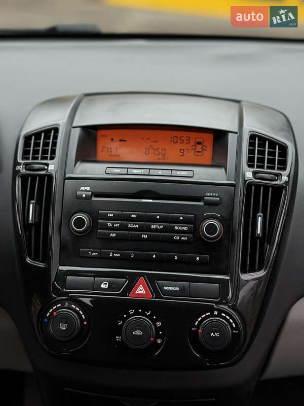 Хэтчбек Kia Ceed 2008 в Киеве