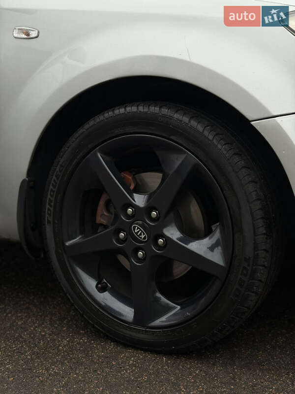 Хэтчбек Kia Ceed 2008 в Киеве