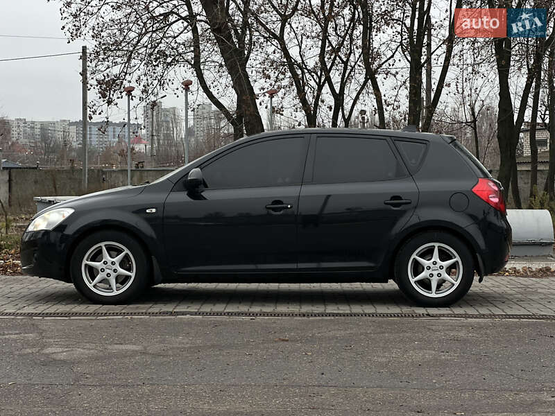 Хэтчбек Kia Ceed 2007 в Кременчуге фото 10 Хэтчбек Kia Ceed 2007 в Кременчуге