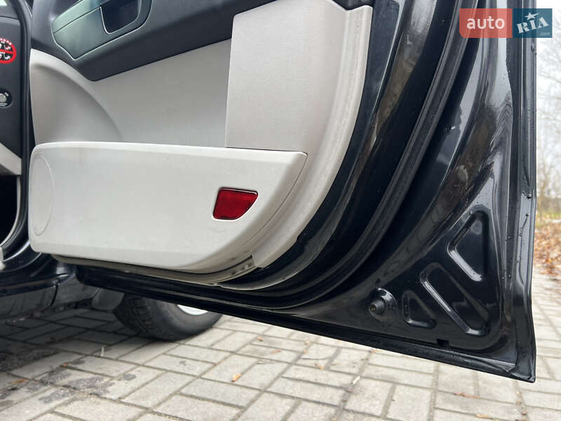 Хэтчбек Kia Ceed 2007 в Кременчуге фото 16 Хэтчбек Kia Ceed 2007 в Кременчуге