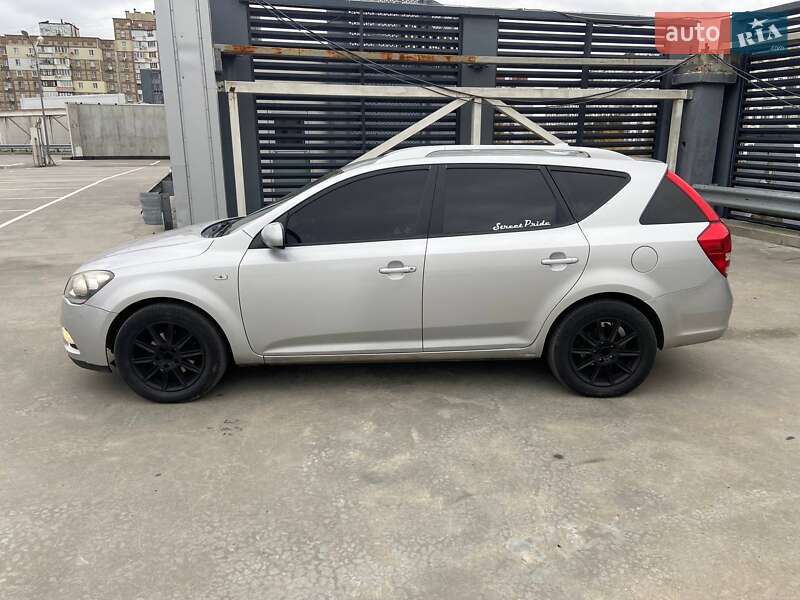 Универсал Kia Ceed 2010 в Киеве