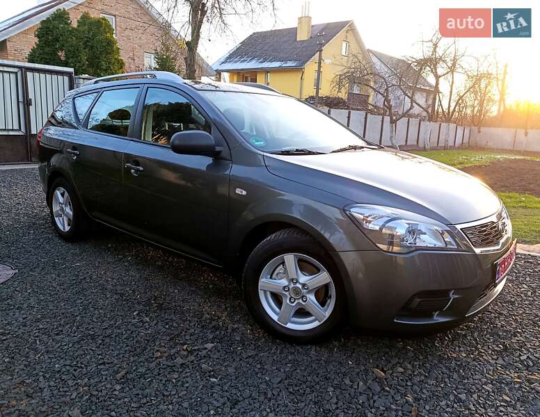 Універсал Kia Ceed 2011 в Луцьку