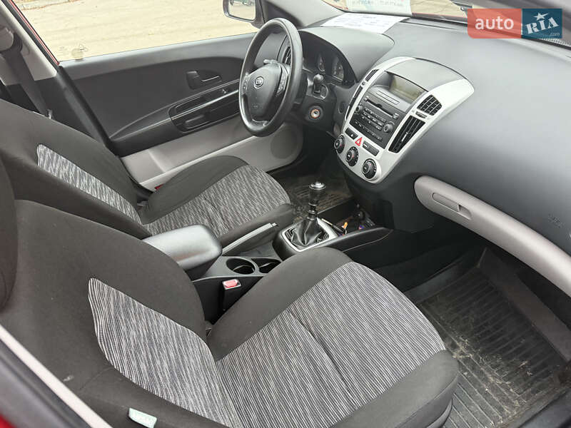 Универсал Kia Ceed 2008 в Лубнах