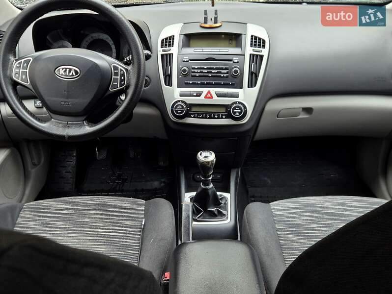 Хэтчбек Kia Ceed 2008 в Львове