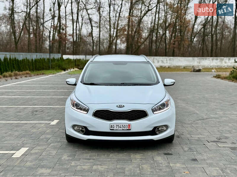 Универсал Kia Ceed 2015 в Луцке