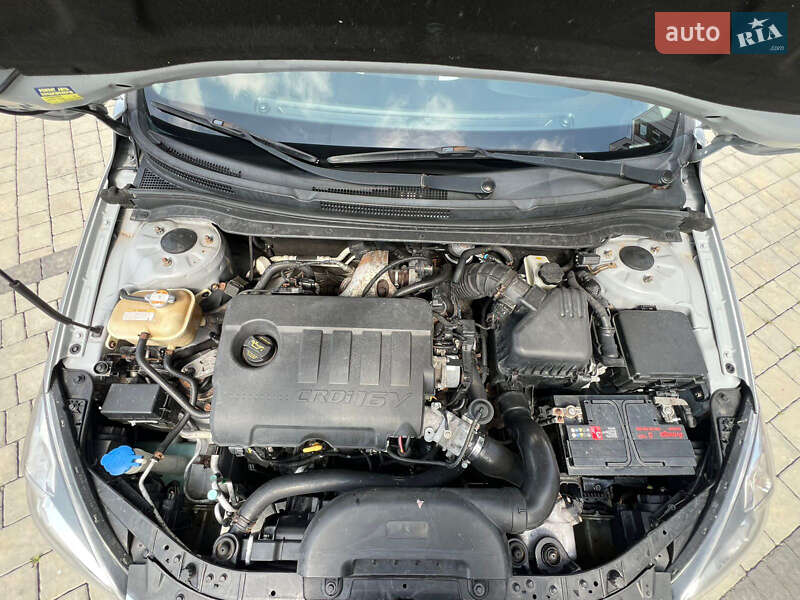 Хетчбек Kia Ceed 2010 в Івано-Франківську