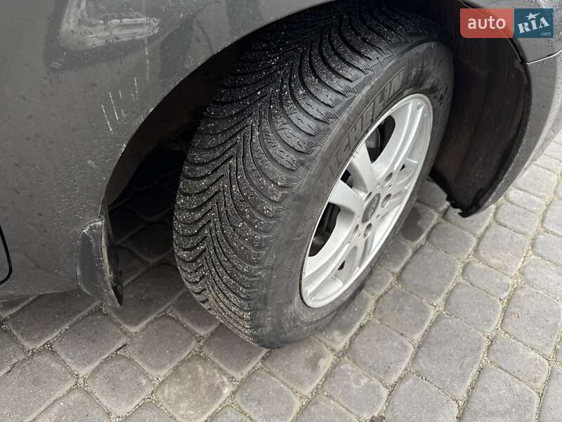 Хэтчбек Kia Ceed 2011 в Виннице