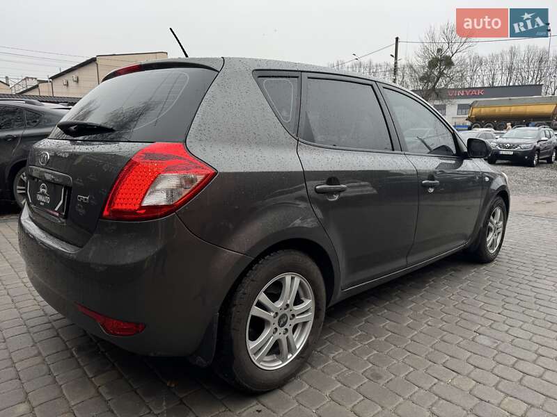 Хэтчбек Kia Ceed 2011 в Виннице