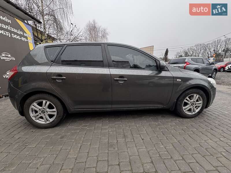 Хэтчбек Kia Ceed 2011 в Виннице