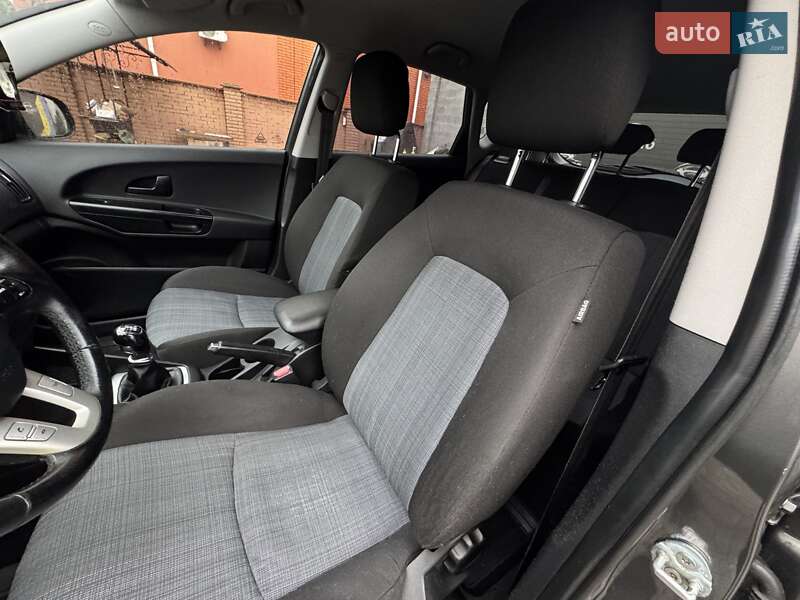 Хэтчбек Kia Ceed 2011 в Виннице