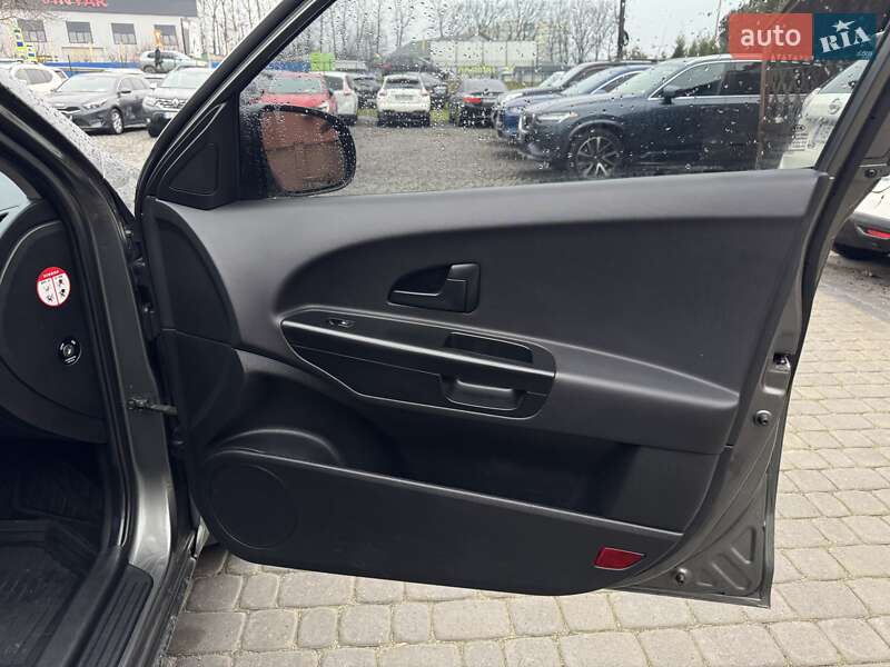 Хэтчбек Kia Ceed 2011 в Виннице